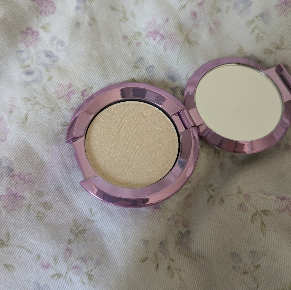 BECCA Mini Shimmering Skin Perfector Highlighter Shade Vanilla Quartz